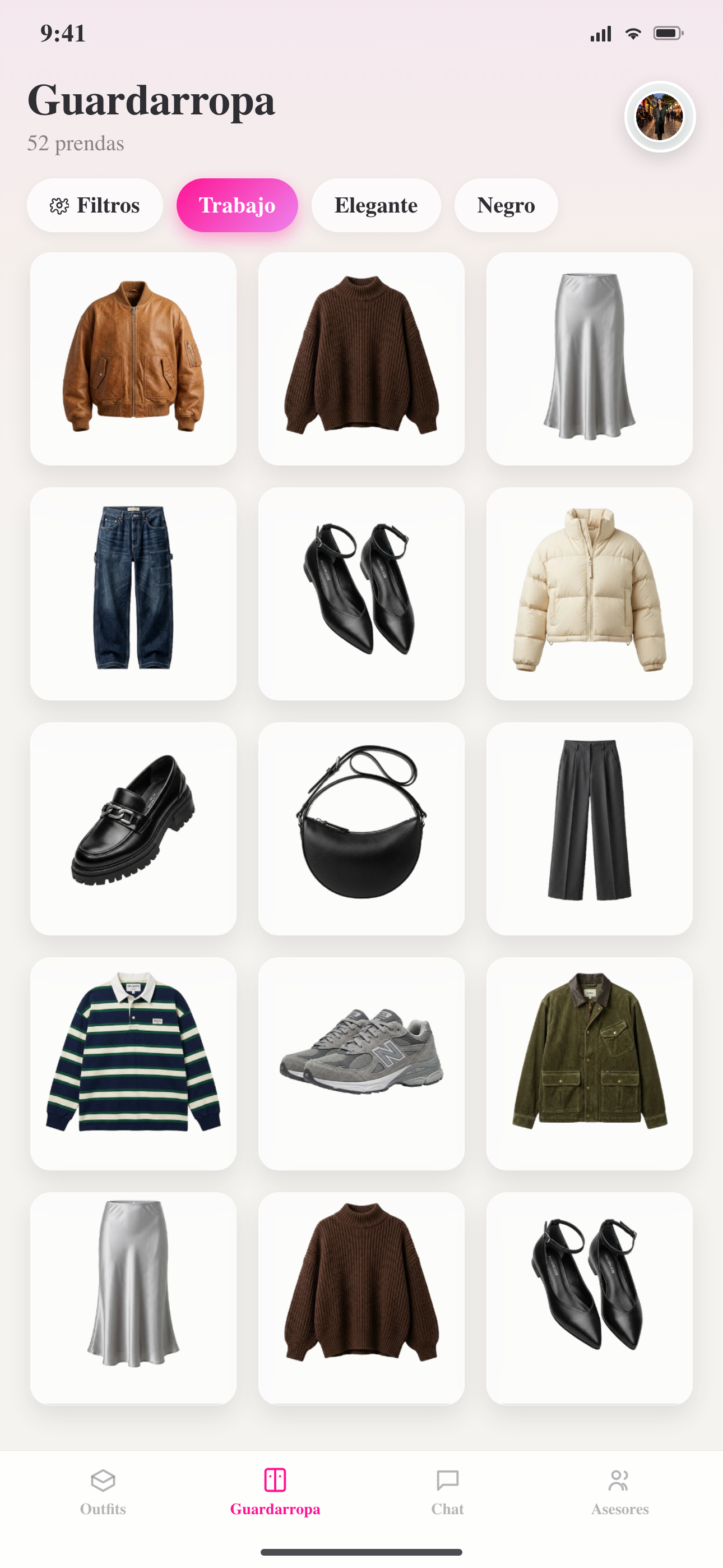 Guardarropa digital de dressup con todas las prendas organizadas